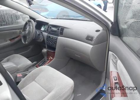 2004 Toyota Corolla Le z USA, uszkodzony, nr VIN 2T1BR32E44C178725